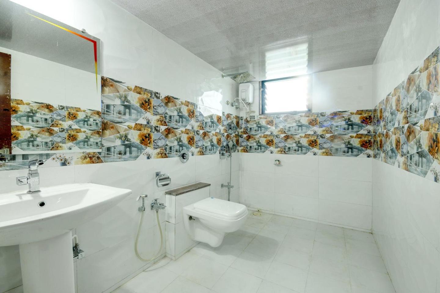 Hotel Hillton Gandhinagar Esterno foto