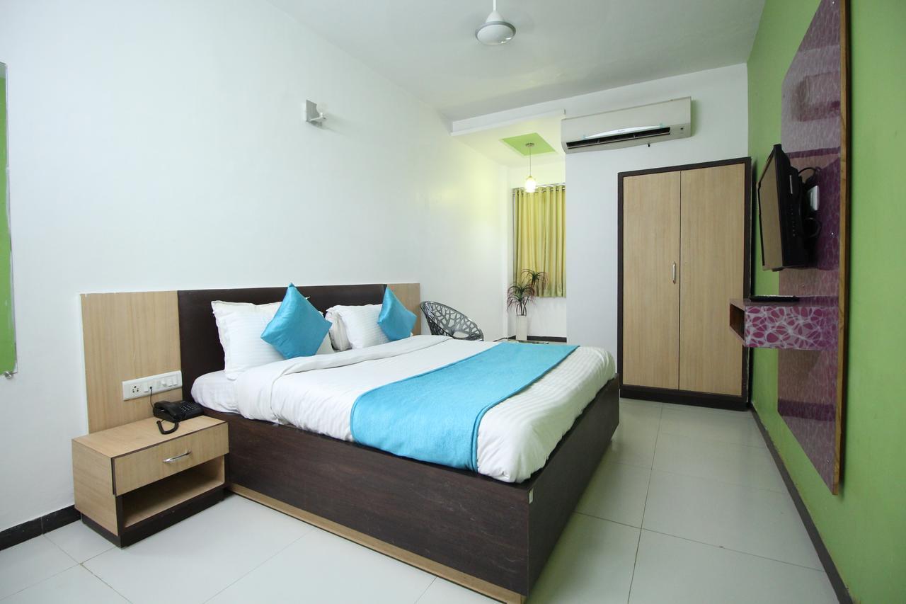 Hotel Hillton Gandhinagar Esterno foto