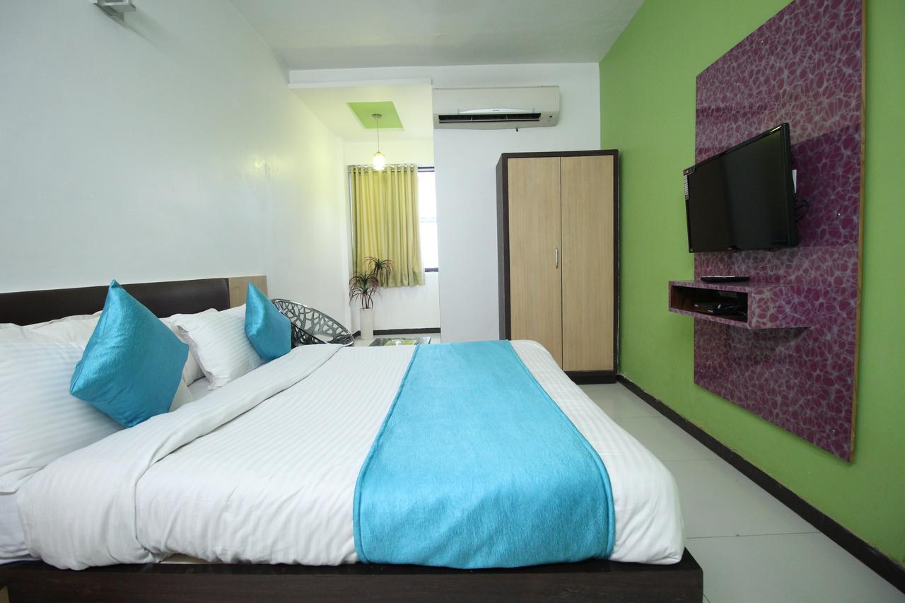 Hotel Hillton Gandhinagar Esterno foto