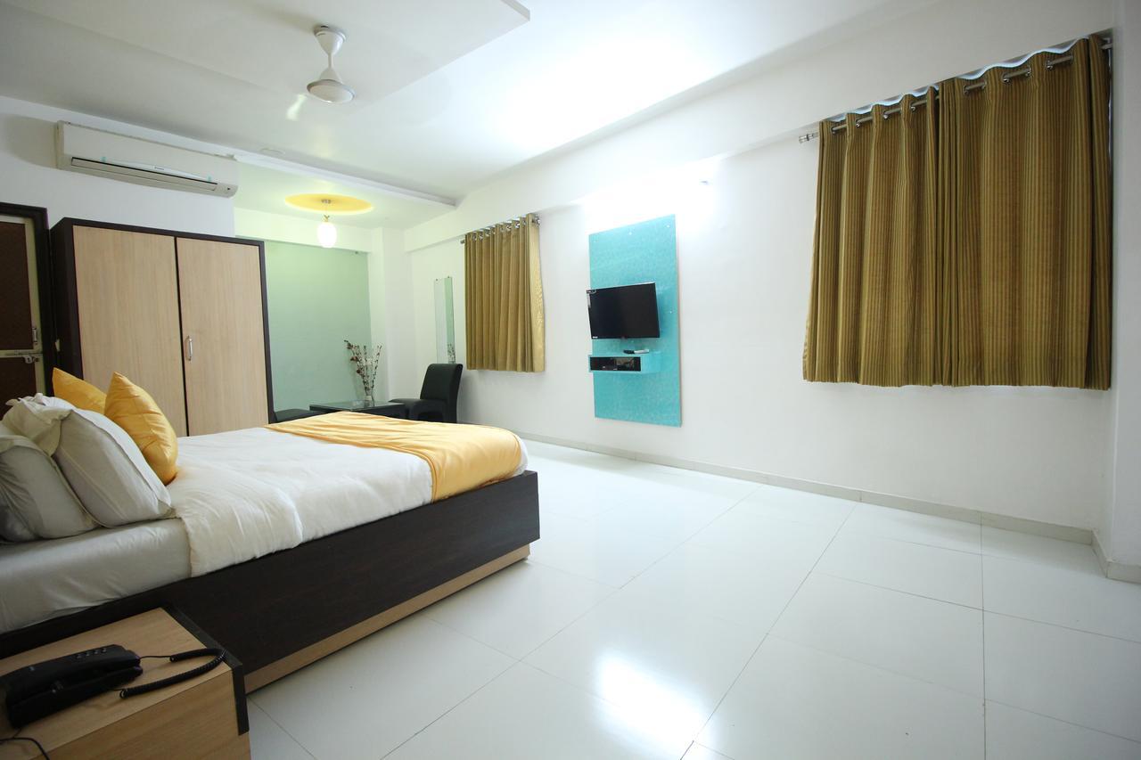 Hotel Hillton Gandhinagar Esterno foto
