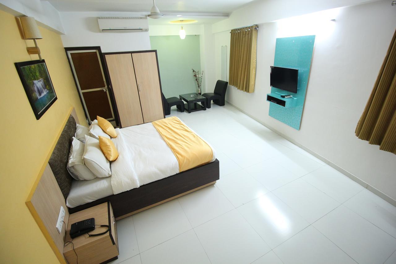 Hotel Hillton Gandhinagar Esterno foto