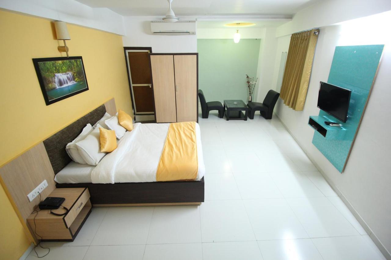 Hotel Hillton Gandhinagar Esterno foto