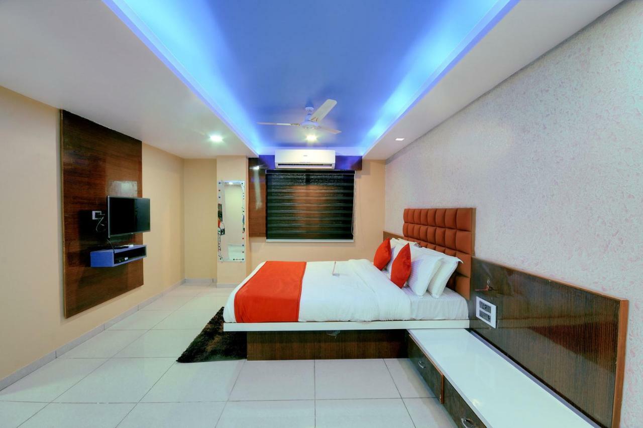 Hotel Hillton Gandhinagar Esterno foto