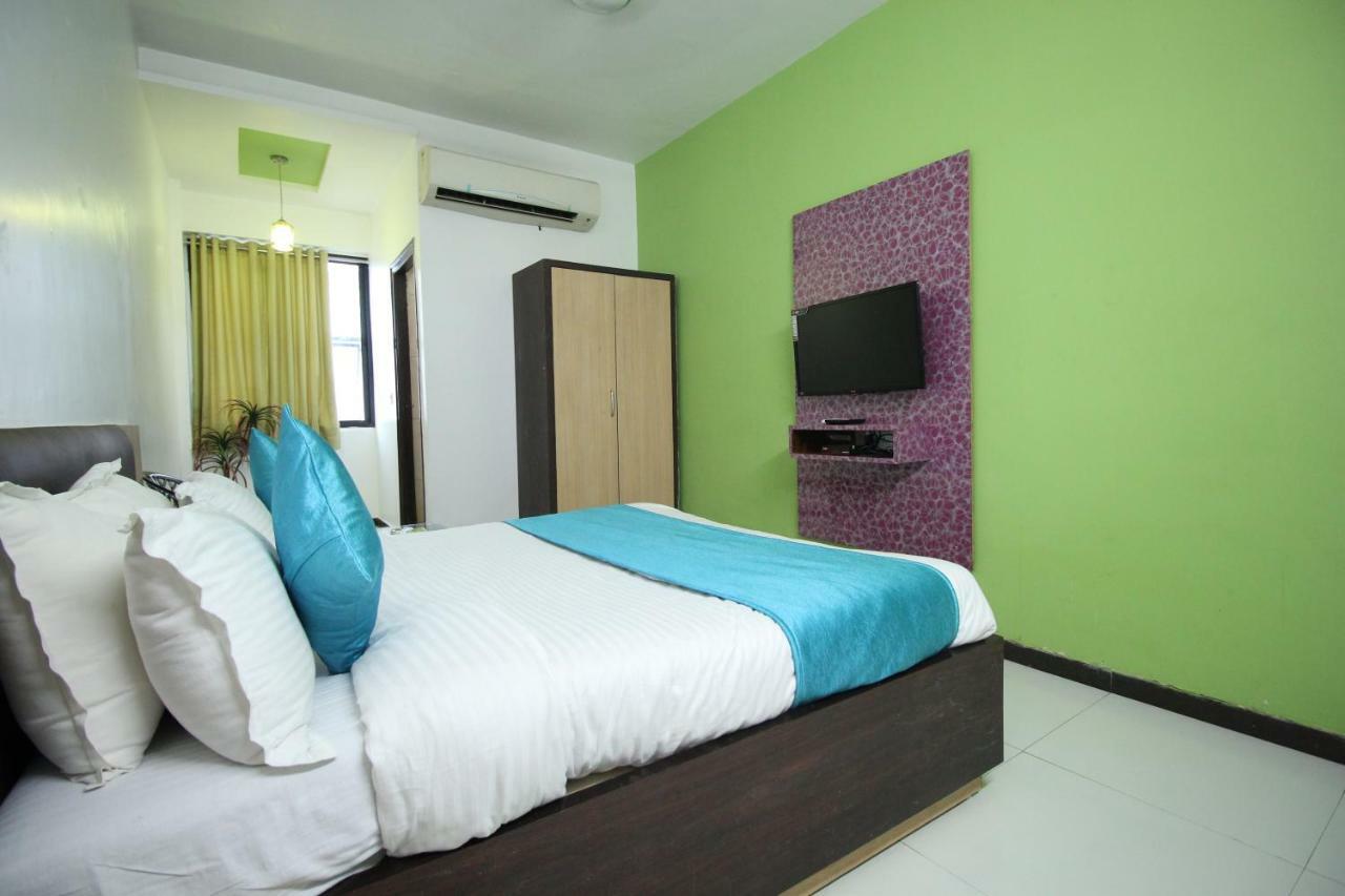 Hotel Hillton Gandhinagar Esterno foto