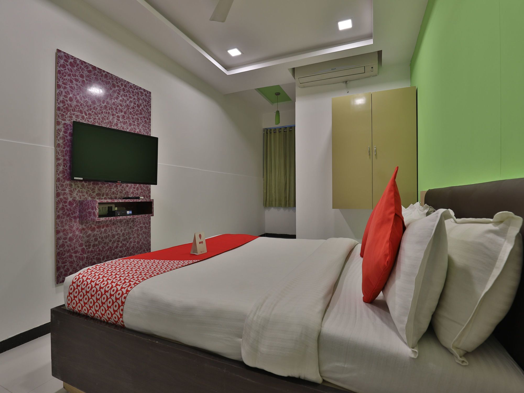 Hotel Hillton Gandhinagar Esterno foto